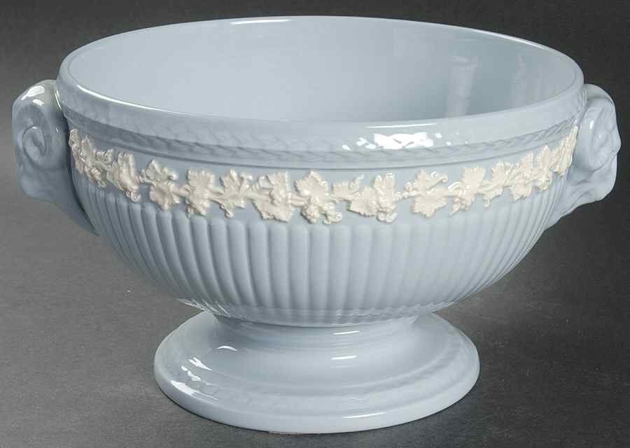Cream Color on Lavender (Plain) Large Fruit Bowl by Wedgwood-1
