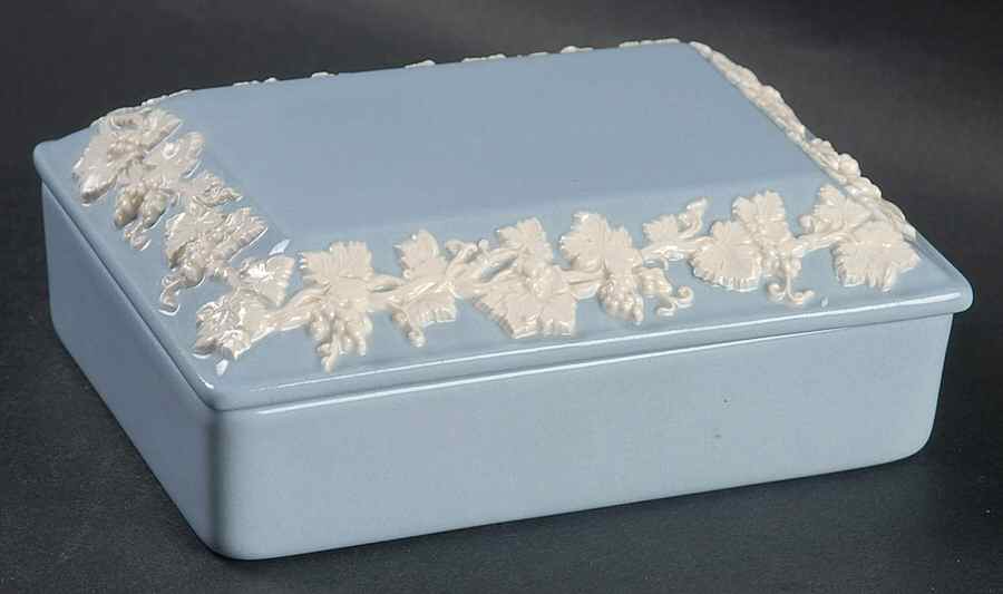 Cream Color on Lavender (Plain) Cigarette Box & Lid by Wedgwood-1