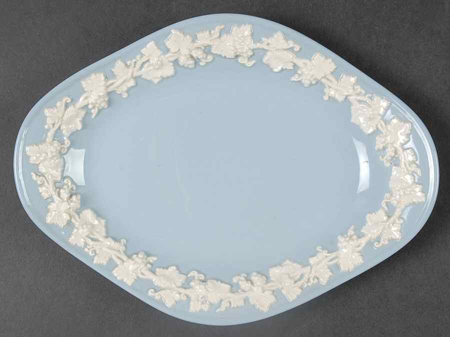Cream Color on Lavender (Plain) Relish/Gravy Underplate by Wedgwood-1
