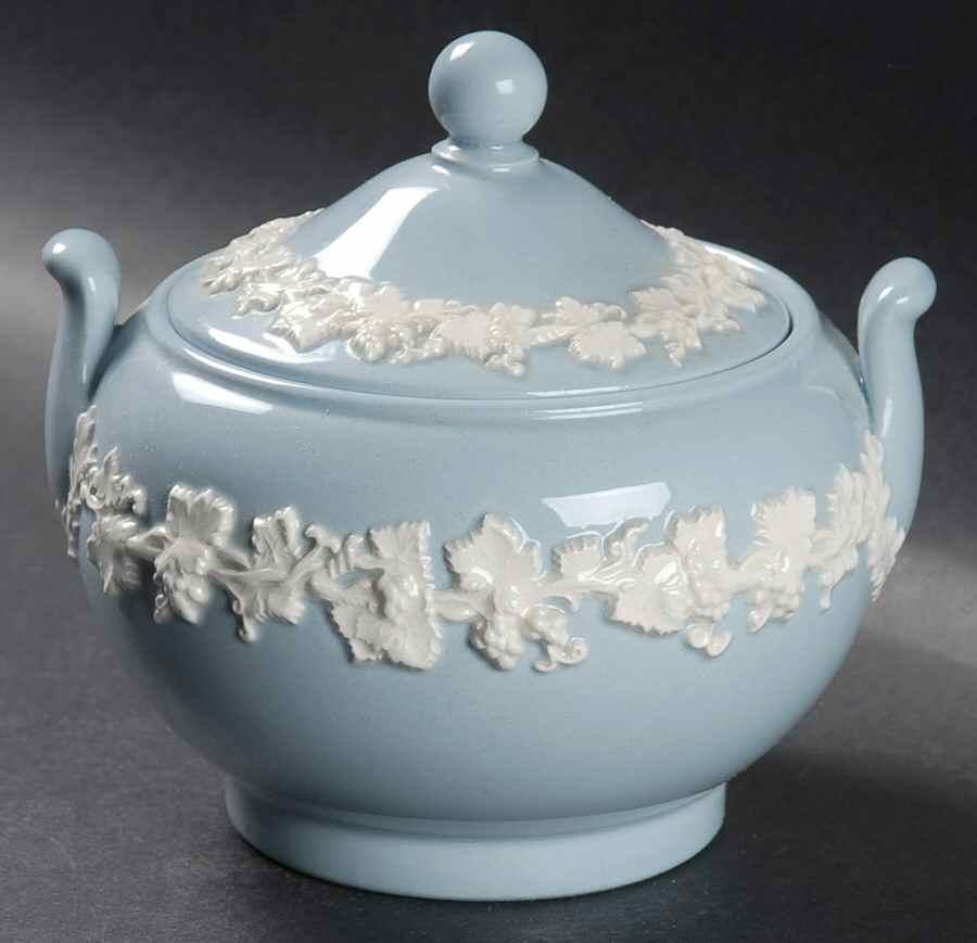 Cream Color on Lavender (Plain) 146 Shape Sugar Bowl & Lid by Wedgwood-1