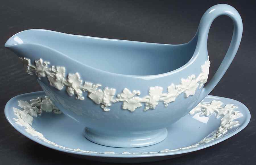 Cream Color on Lavender (Plain) Gravy Boat & Underplate/Relish by Wedgwood-1