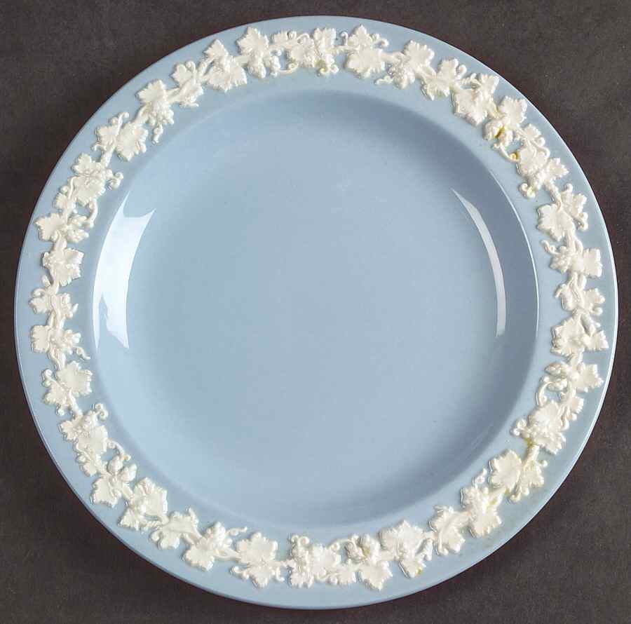 Cream Color on Lavender (Plain) Dessert/Pie Plate by Wedgwood-1