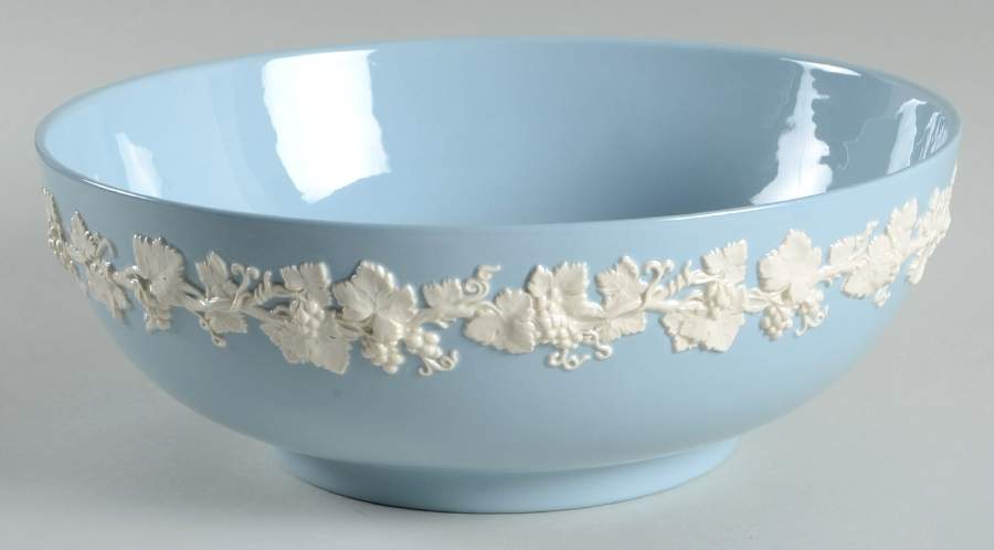 Cream Color on Lavender (Plain) 10" Large Salad Serving Bowl by Wedgwood-1