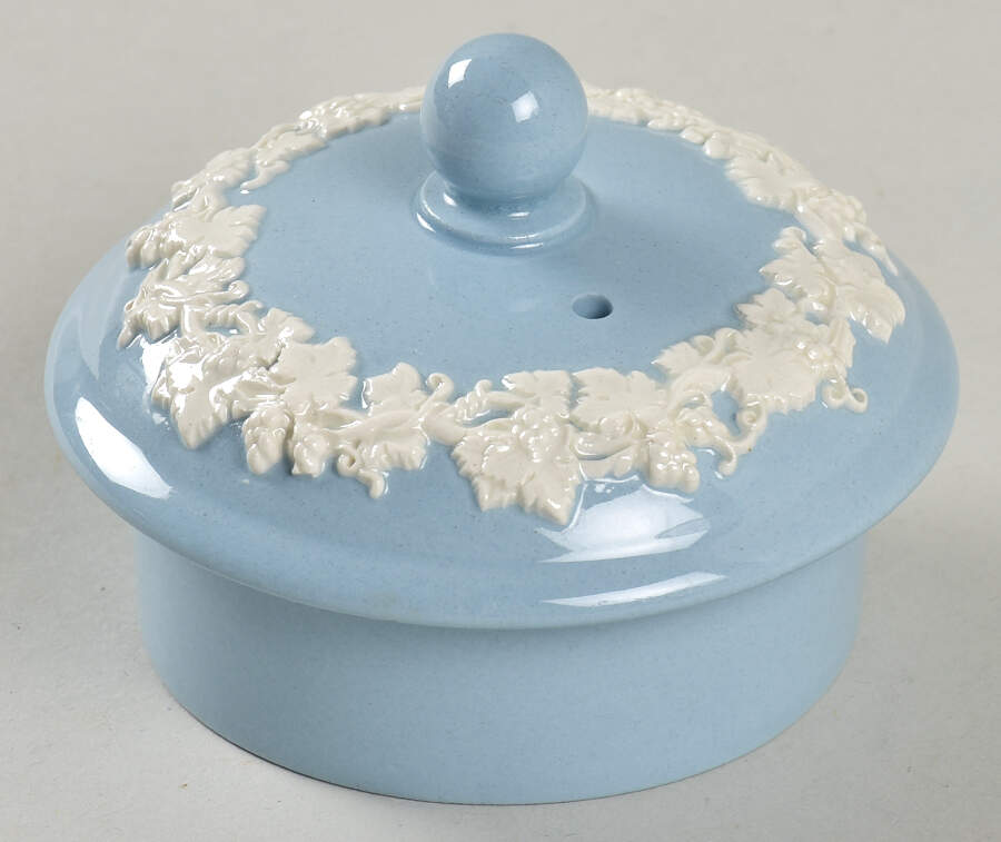 Cream Color on Lavender (Shell Edge) Lid for Mini Coffee Pot by Wedgwood-1
