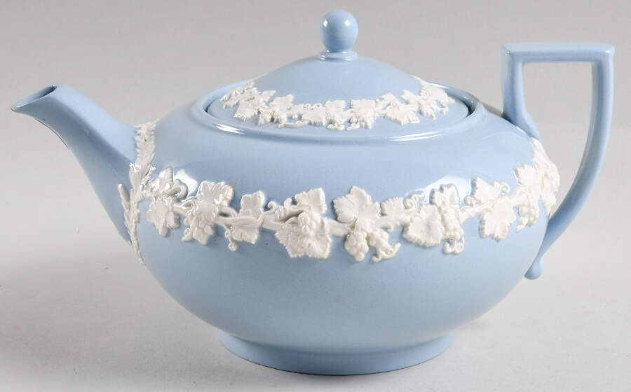 Cream Color on Lavender (Shell Edge) Teapot & Lid by Wedgwood-1