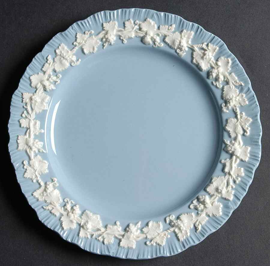 Cream Color on Lavender (Shell Edge) Dessert/Pie Plate by Wedgwood-1
