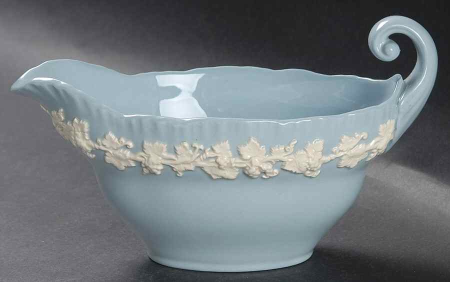Cream Color on Lavender (Shell Edge) Gravy Boat by Wedgwood-1