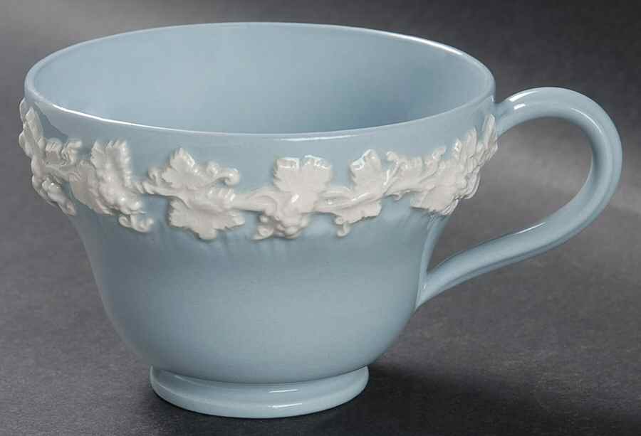 Cream Color on Lavender (Shell Edge) Footed Cup by Wedgwood-1