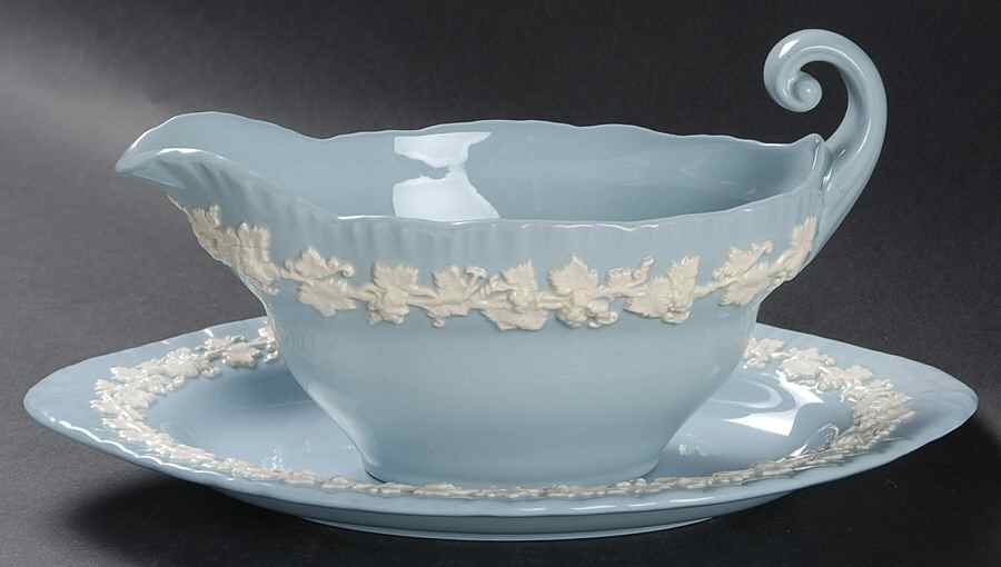 Cream Color on Lavender (Shell Edge) Gravy Boat & Underplate/Relish by Wedgwood-1