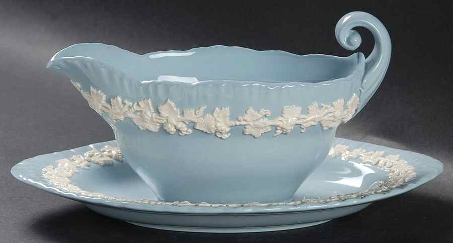 Cream Color on Lavender (Shell Edge) Gravy Boat with Attached Underplate by Wedgwood-1