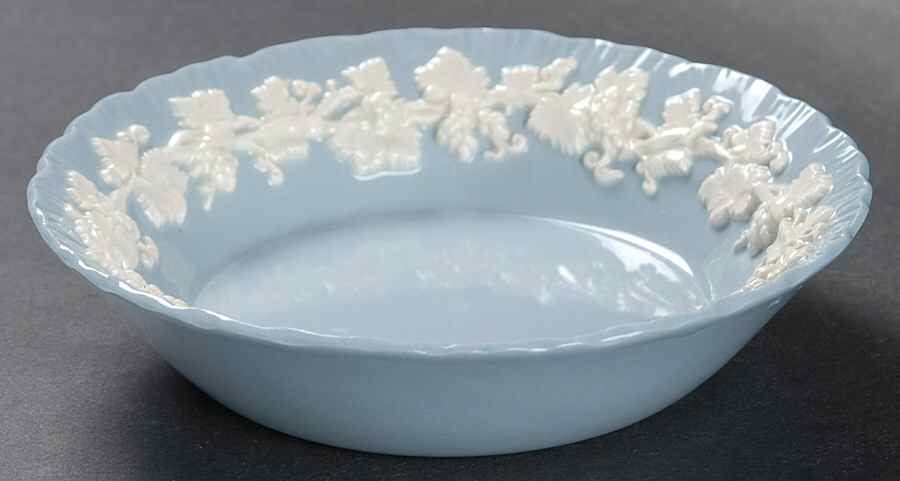 Cream Color on Lavender (Shell Edge) Fruit/Dessert (Sauce) Bowl by Wedgwood-1