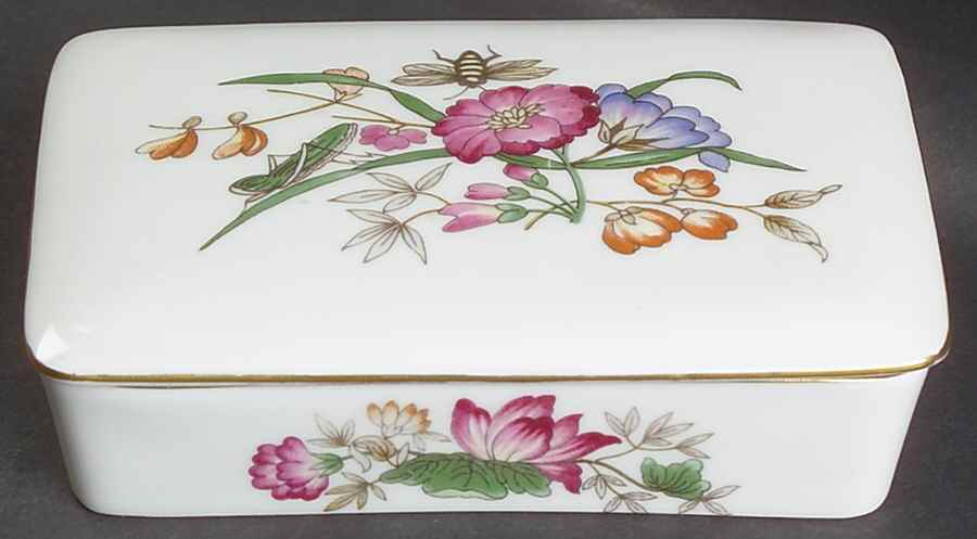 Charnwood (Bone) Cigarette Box & Lid by Wedgwood-1