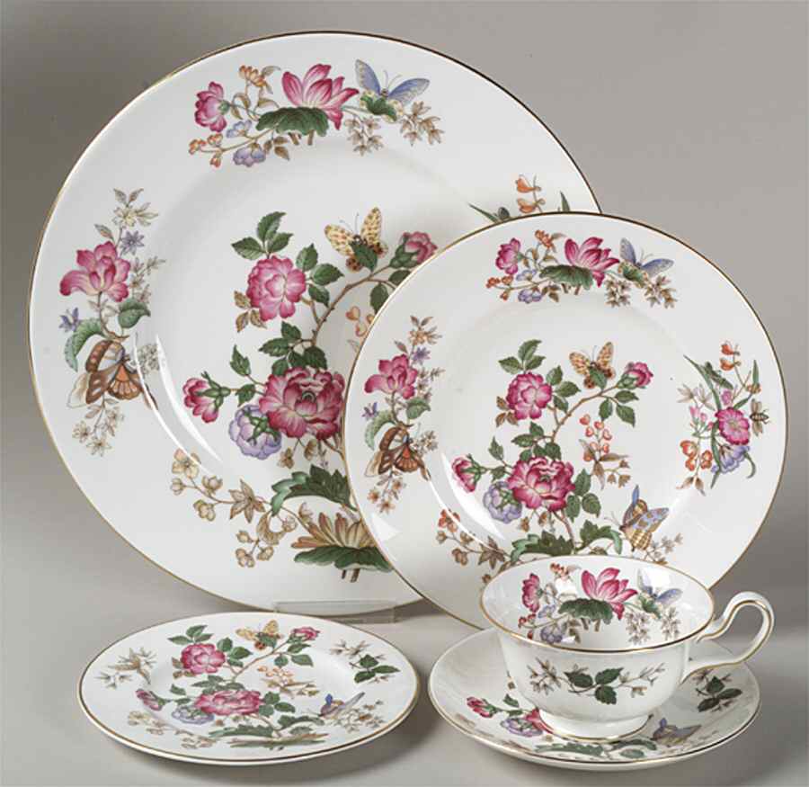 Charnwood (Bone) 5 Piece Place Setting by Wedgwood-1
