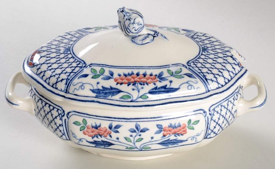 Cheadle Sauce Boat & Lid by Wedgwood-1