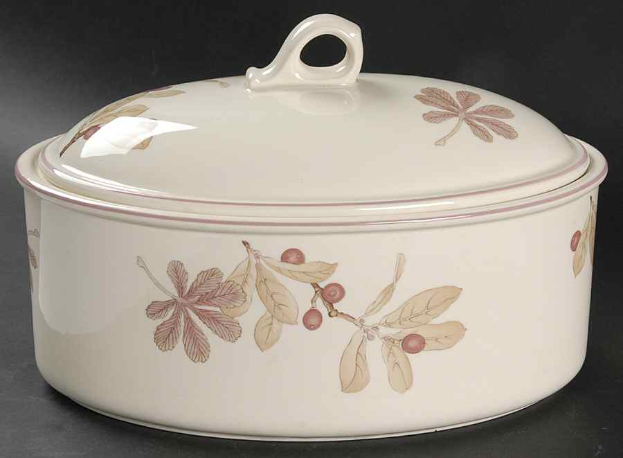Chestnut 2.5 Quart Oval Covered Casserole by Wedgwood-1