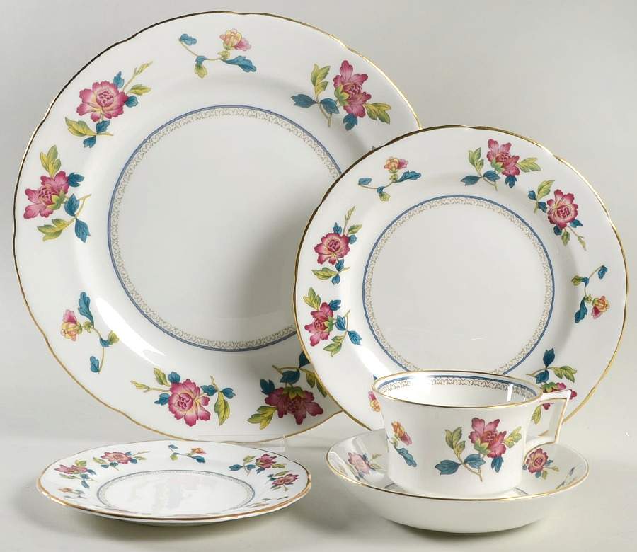 Chinese Flowers 5 Piece Place Setting by Wedgwood-1