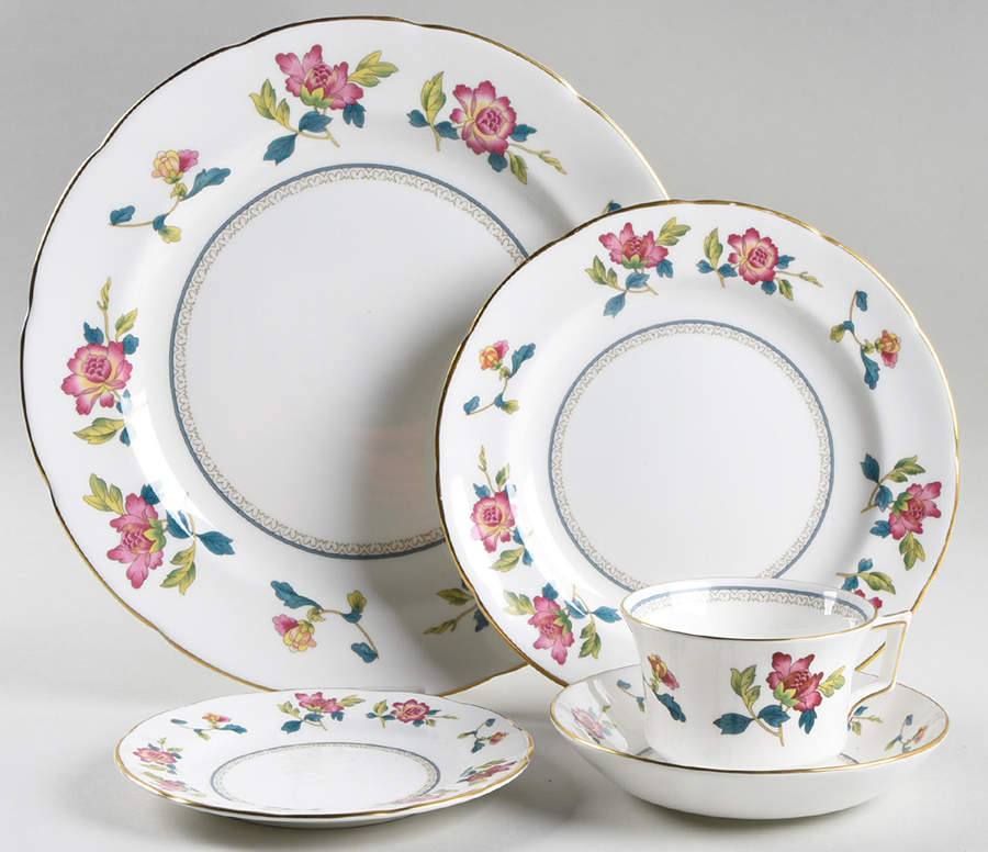 Chinese Flowers 40 Piece Estate Set by Wedgwood-1