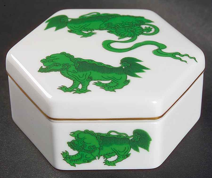 Chinese Tigers Green Hexagonal Box & Lid by Wedgwood-1