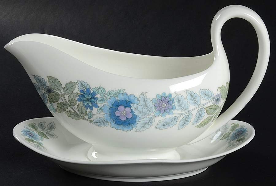 Clementine Gravy Boat & Underplate by Wedgwood-1