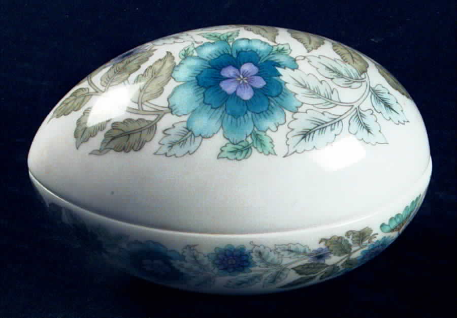 Clementine Medium Egg Box & Lid by Wedgwood-1