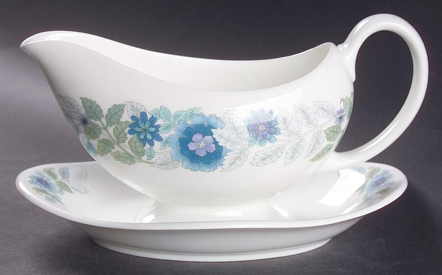 Clementine Gravy Boat & Underplate by Wedgwood-1
