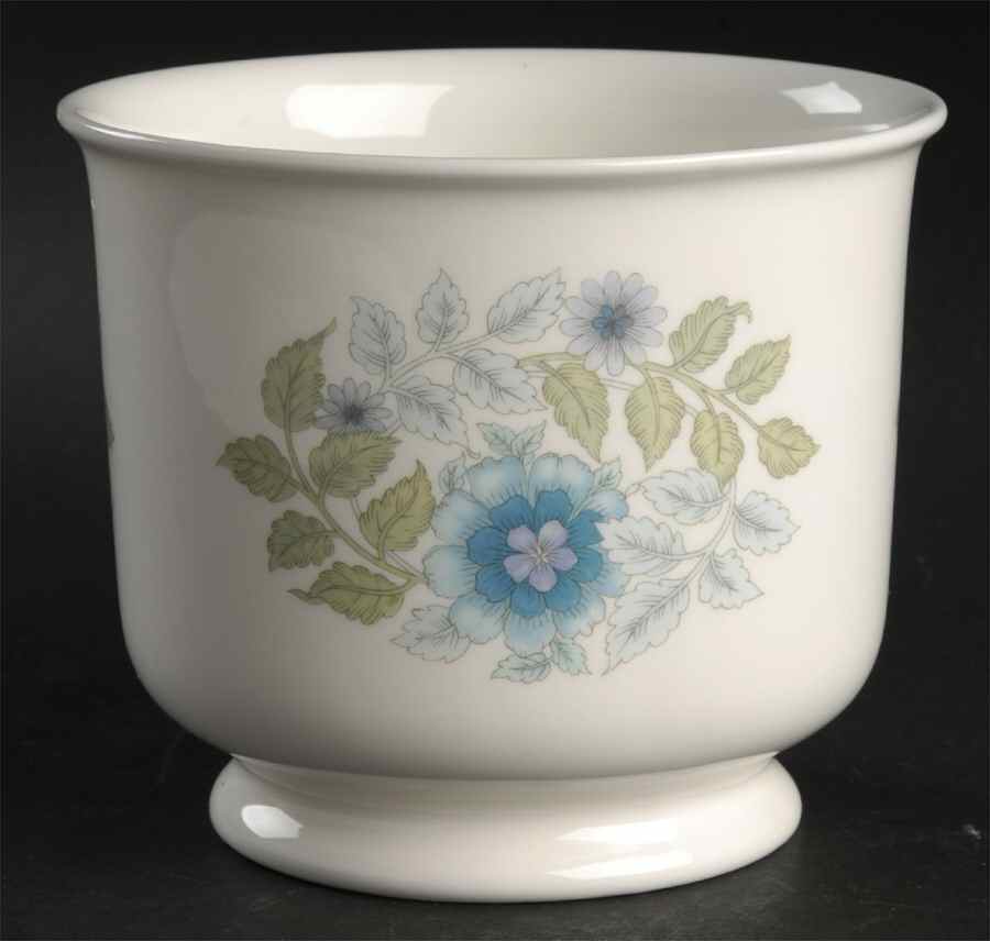 Clementine Medium Cachepot by Wedgwood-1