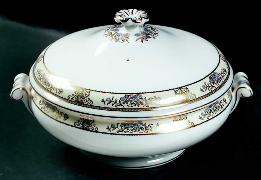 Cliveden Ivory Round Covered Vegetable by Wedgwood-1