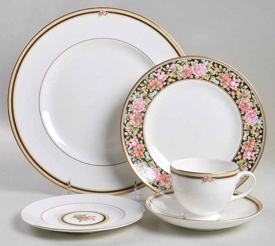 Clio 5 Piece Place Setting by Wedgwood-1