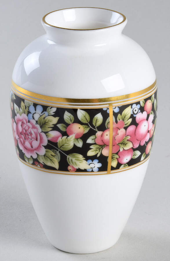 Clio Posy Vase by Wedgwood-1
