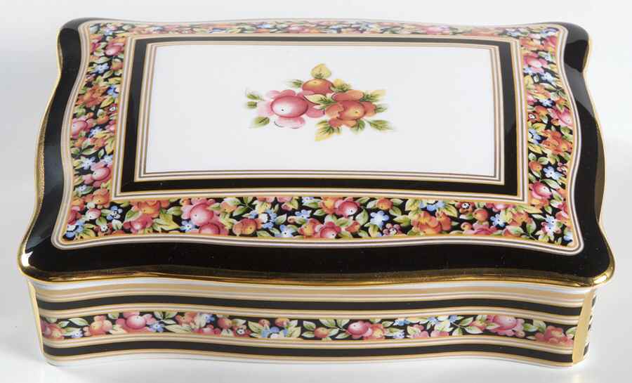 Clio Double Deck Playing Card Box & Lid by Wedgwood-1