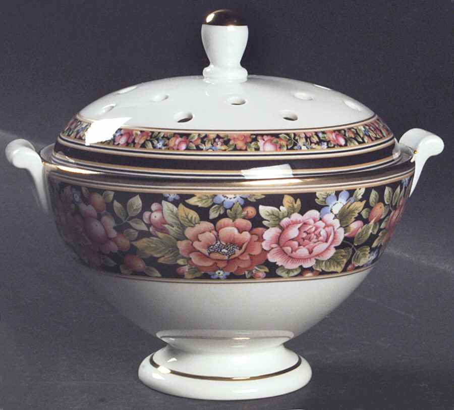 Clio Potpourri Jar & Lid by Wedgwood-1