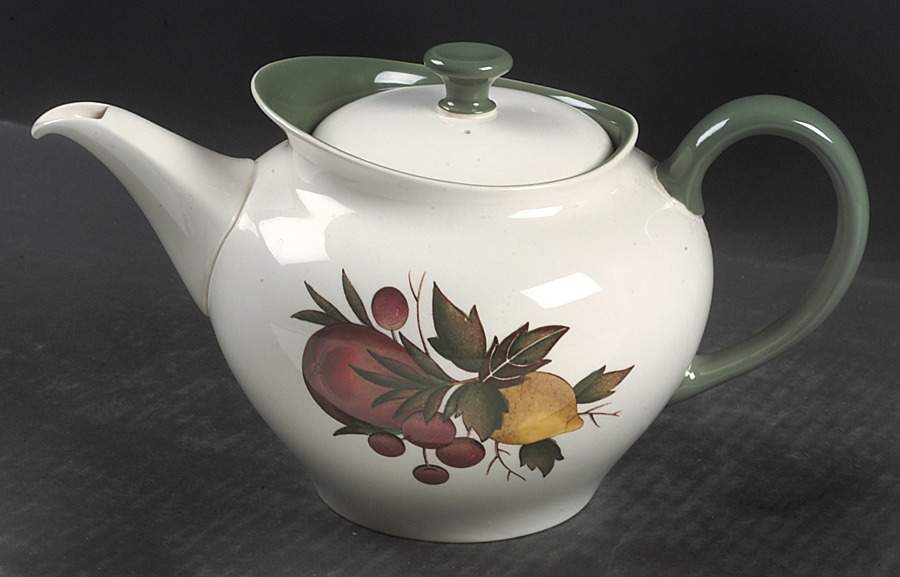 Covent Garden (Green On Edge)Tk605 Teapot & Lid by Wedgwood-1