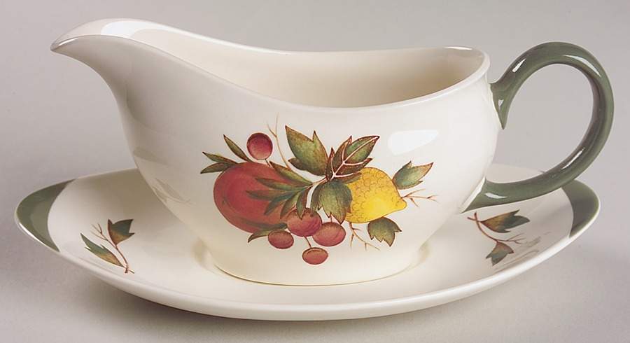 Covent Garden (Green On Edge)Tk605 Gravy Boat & Underplate by Wedgwood-1