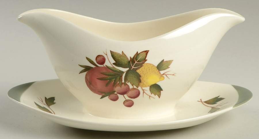 Covent Garden (Green On Edge)Tk605 Gravy Boat with Attached Underplate by Wedgwood-1