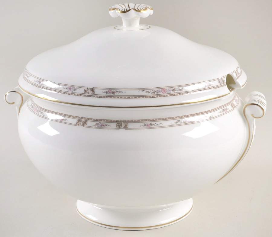 Colchester Tureen &  Lid by Wedgwood-1