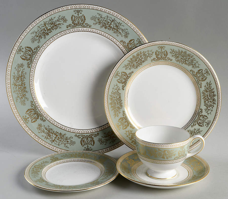 Columbia Sage Green Rim 5 Piece Place Setting by Wedgwood-1