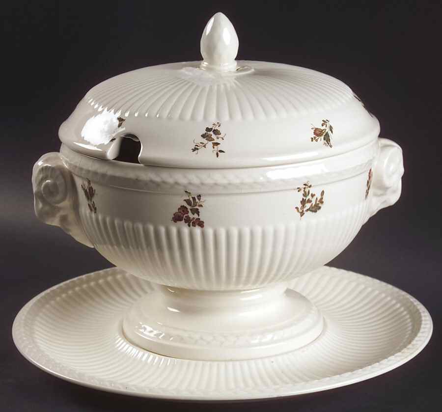 Conway Tureen & Lid w/Underplate by Wedgwood-1