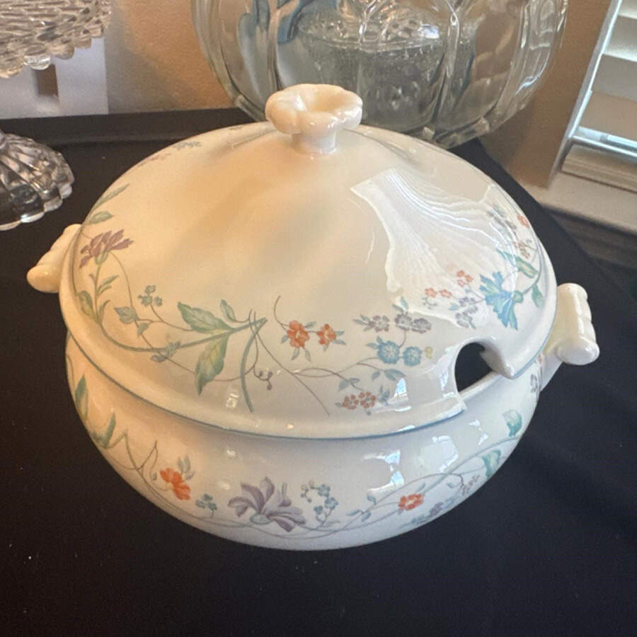 Cornflower (Blue Trim, Smooth) Tureen &  Lid by Wedgwood-1