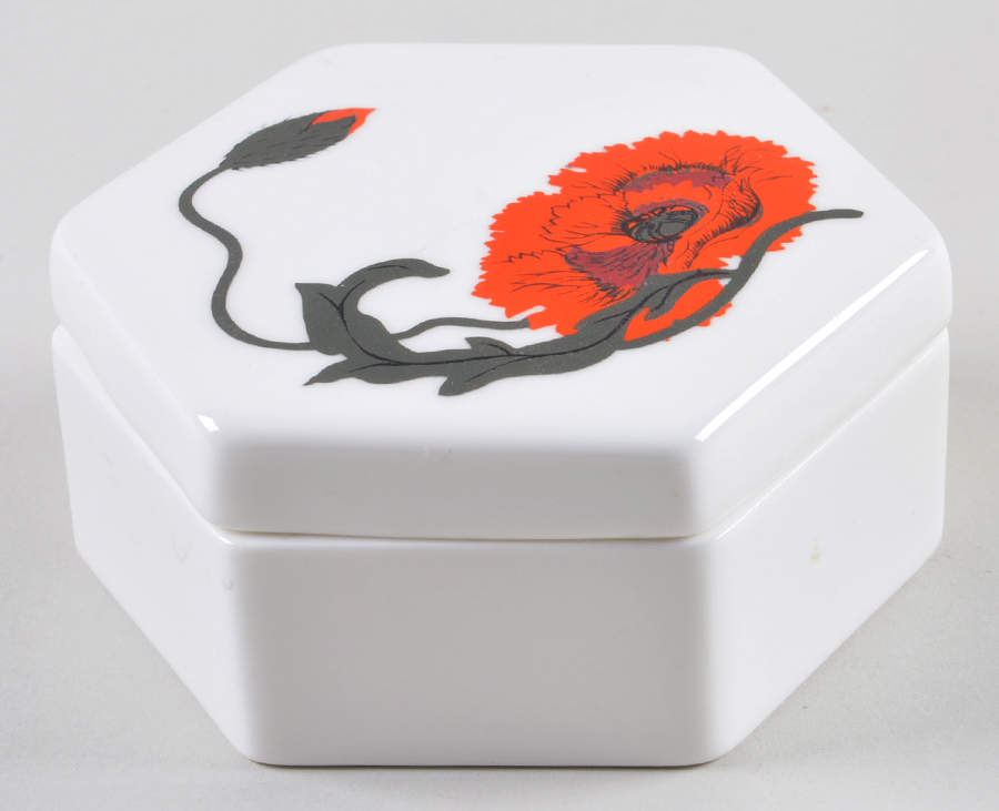 Cornpoppy (Susie Cooper) Hexagonal Box & Lid by Wedgwood-1