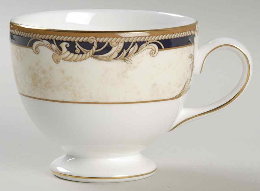 Cornucopia Leigh Shape Footed Cup by Wedgwood-1