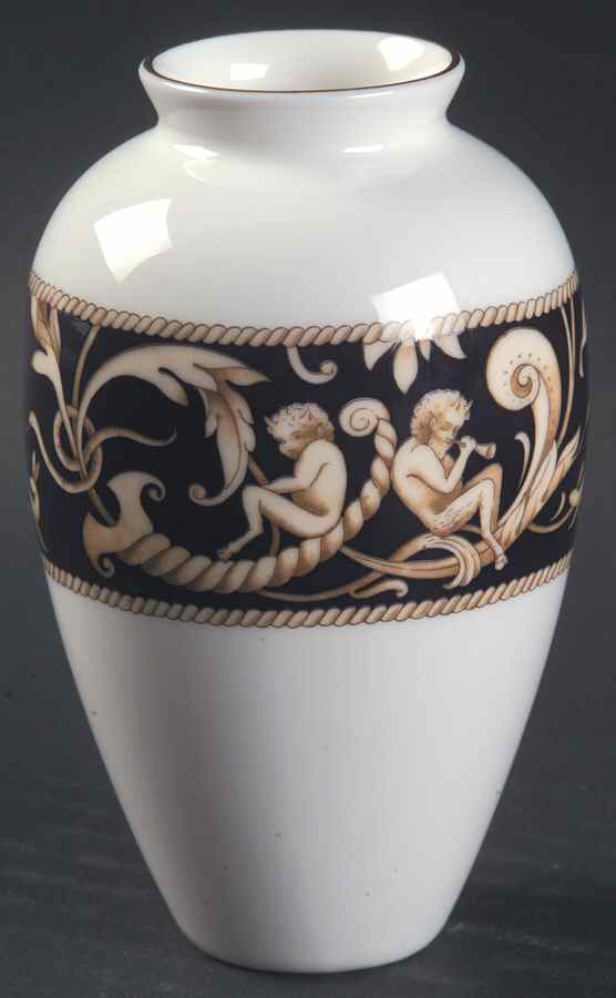 Cornucopia Posy Vase by Wedgwood-1