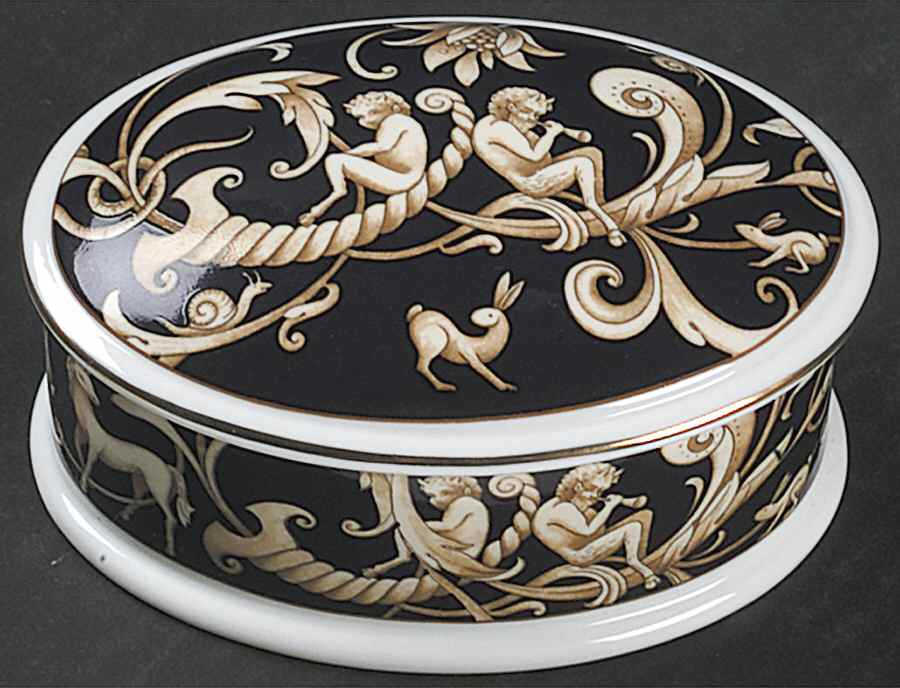 Cornucopia Oval Box & Lid by Wedgwood-1