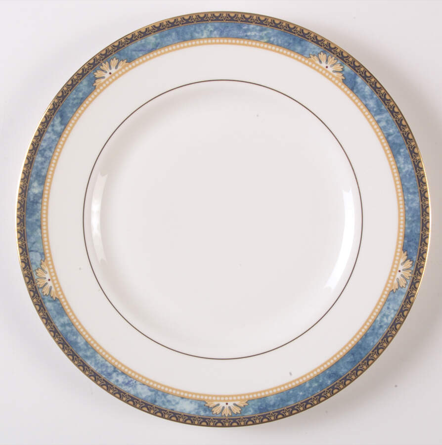 Curzon Luncheon Plate by Wedgwood-1