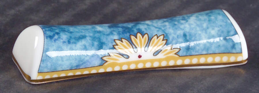 Curzon Chopstick/Knife Rest by Wedgwood-1