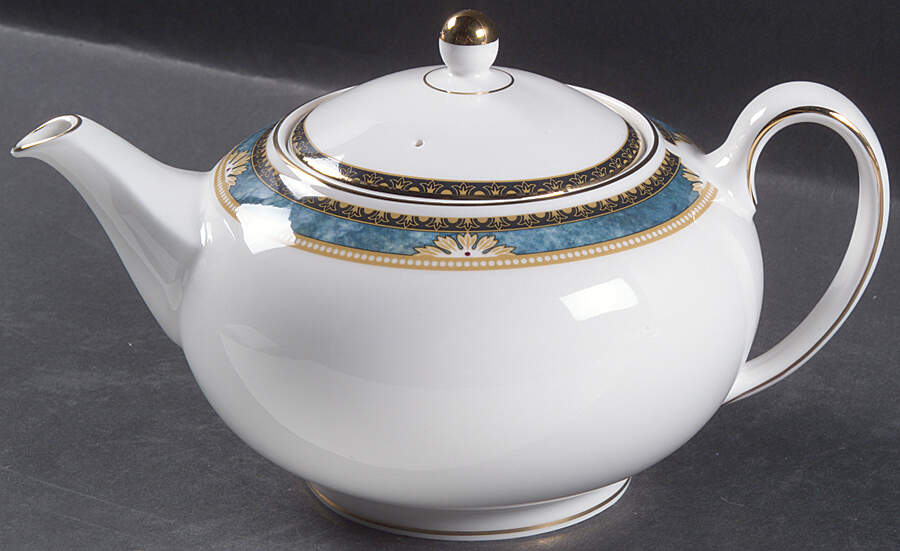 Curzon Teapot & Lid by Wedgwood-1