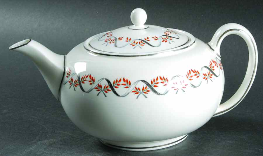 Dartmouth (Ribbon on Rim) Teapot & Lid by Wedgwood-1