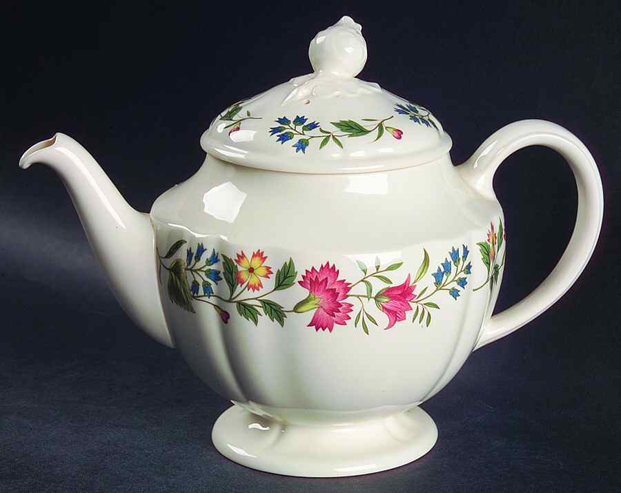 Derwent Scalloped Teapot & Lid by Wedgwood-1