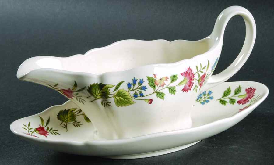 Derwent Scalloped Gravy Boat with Attached Underplate by Wedgwood-1
