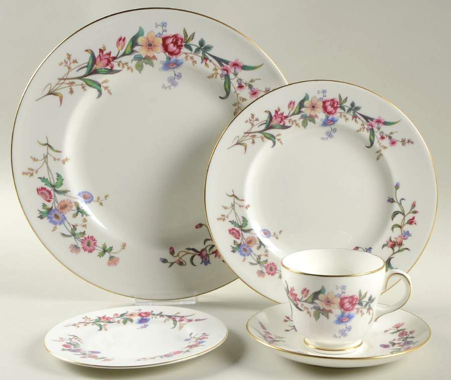 Devon Sprays 40 Piece Estate Set by Wedgwood-1