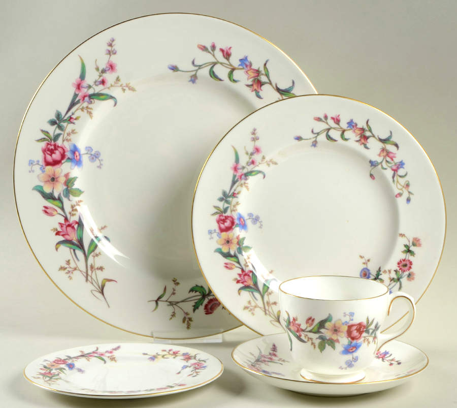 Devon Sprays 5 Piece Place Setting by Wedgwood-1